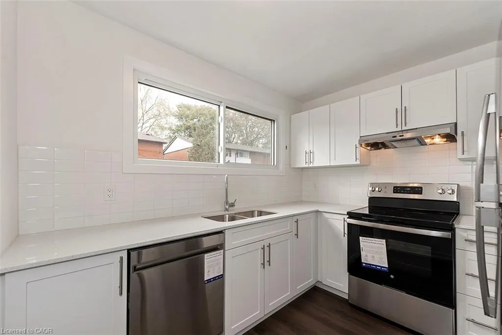 59 Woodman Drive N