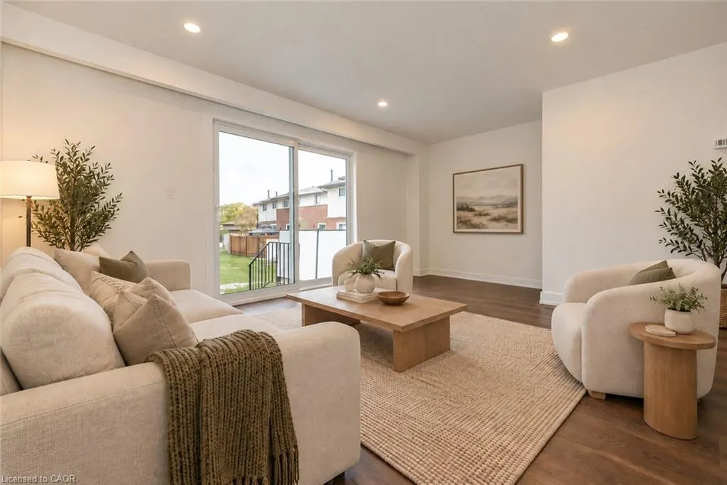 59 Woodman Drive N