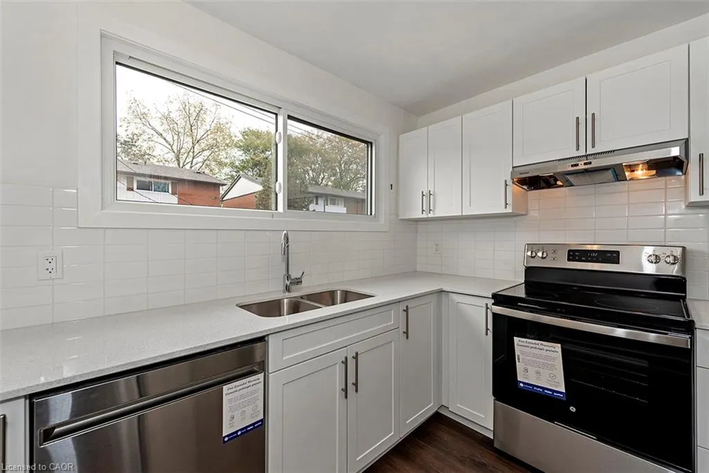 59 Woodman Drive N