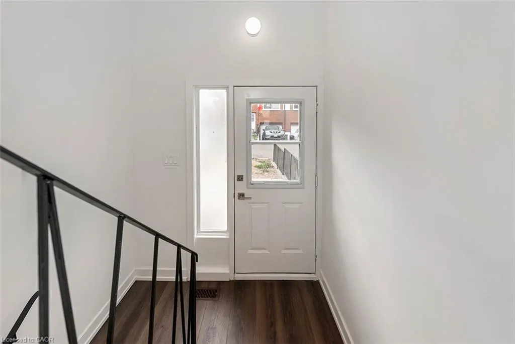 59 Woodman Drive N