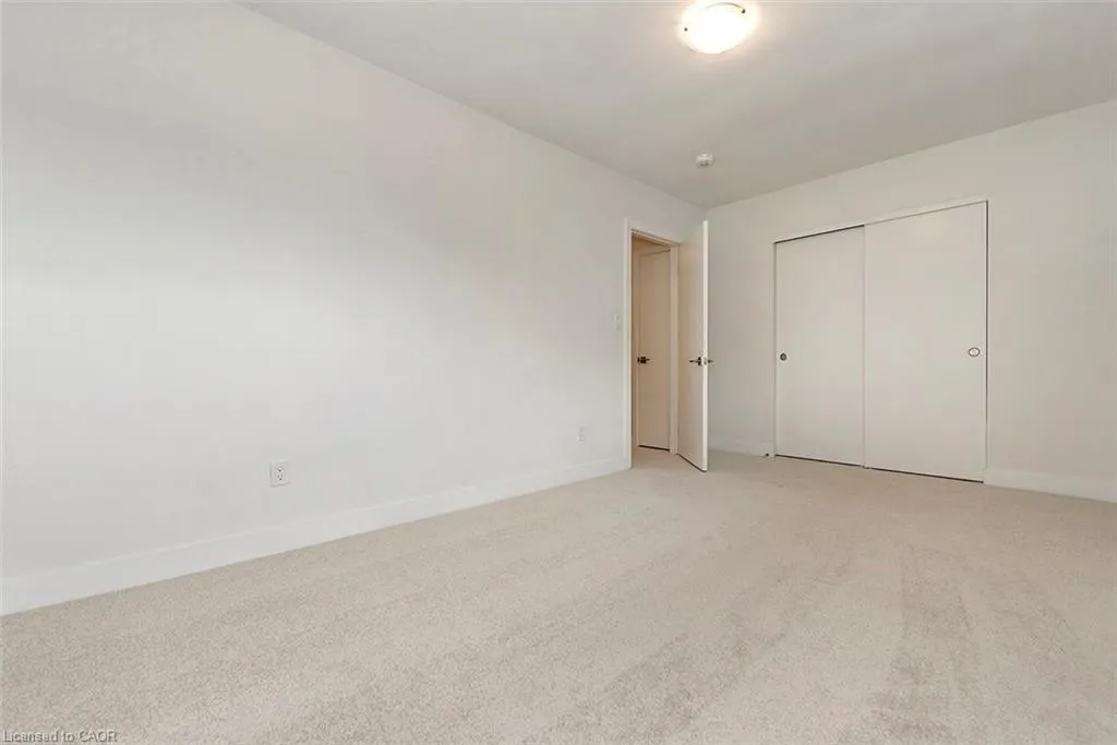 59 Woodman Drive N