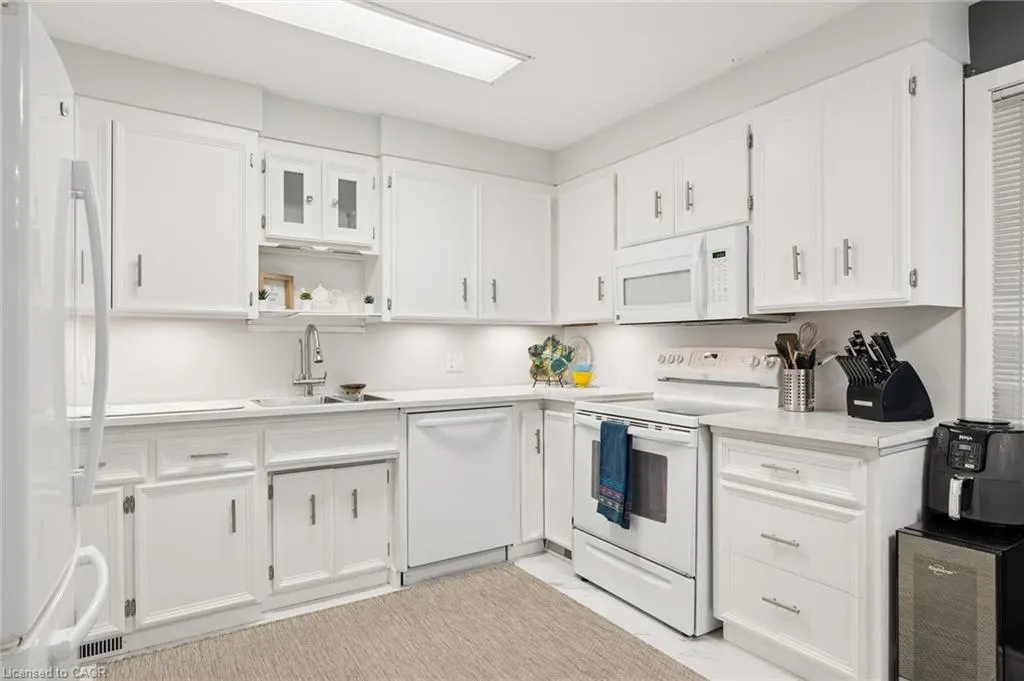 3 Oakwood Avenue