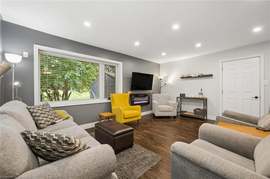 3 Oakwood Avenue