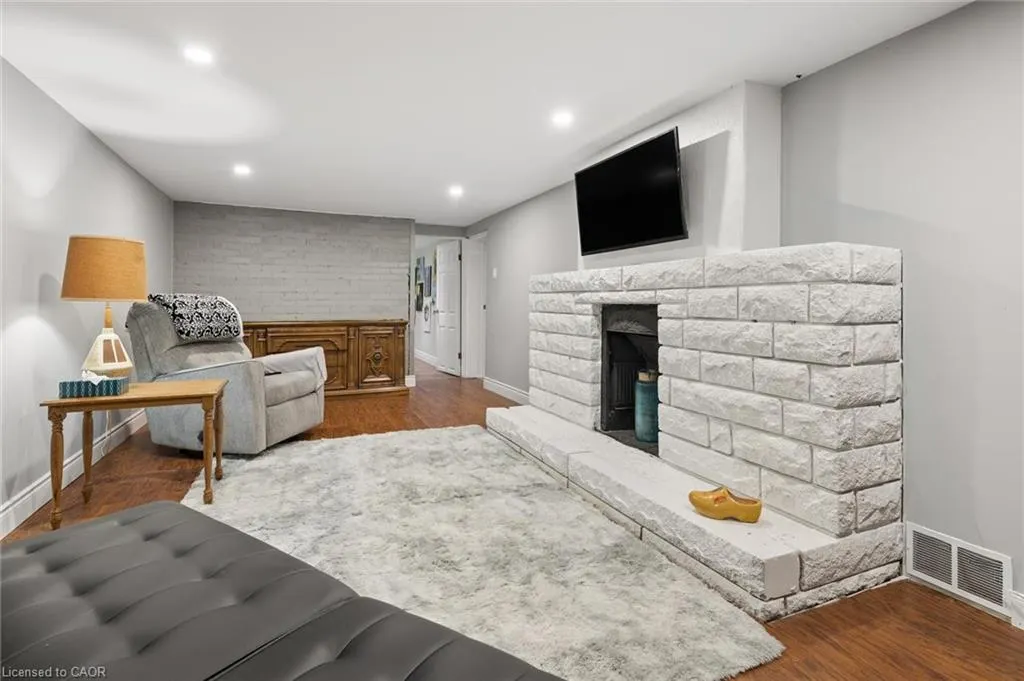 3 Oakwood Avenue