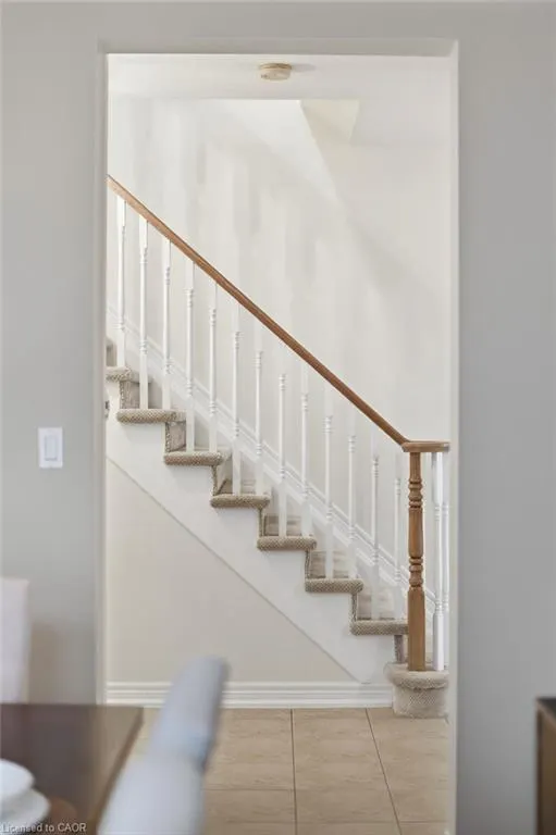 8 Goldenview Court