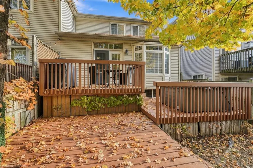 8 Goldenview Court