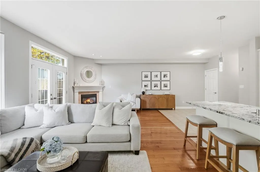 8 Goldenview Court