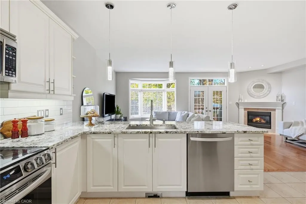 8 Goldenview Court