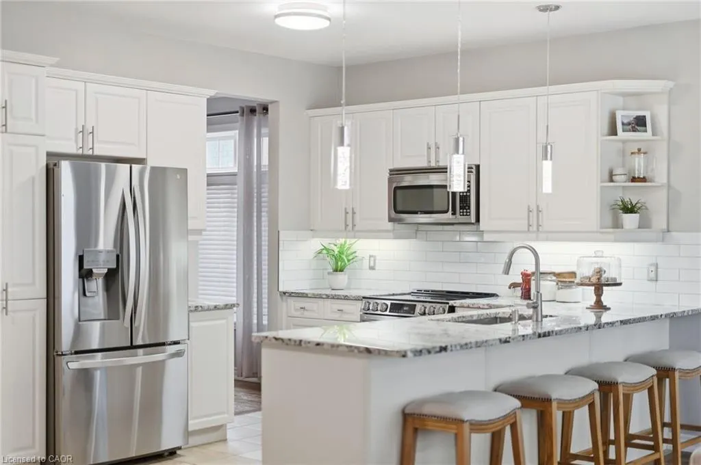 8 Goldenview Court