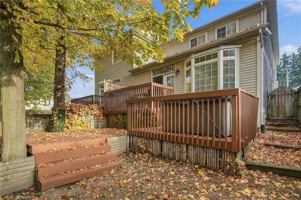 8 Goldenview Court