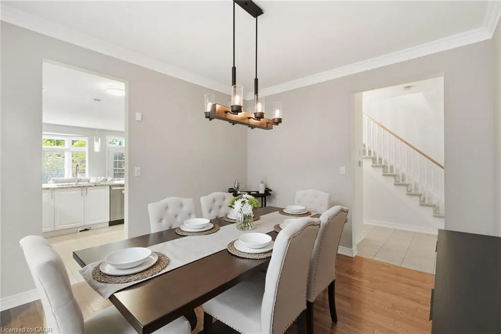 8 Goldenview Court