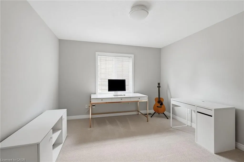 8 Goldenview Court