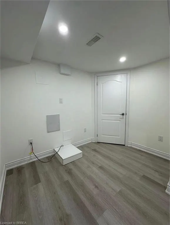 5 Munro Circle #Lower