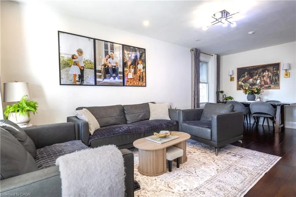 103 Tuxedo Avenue N