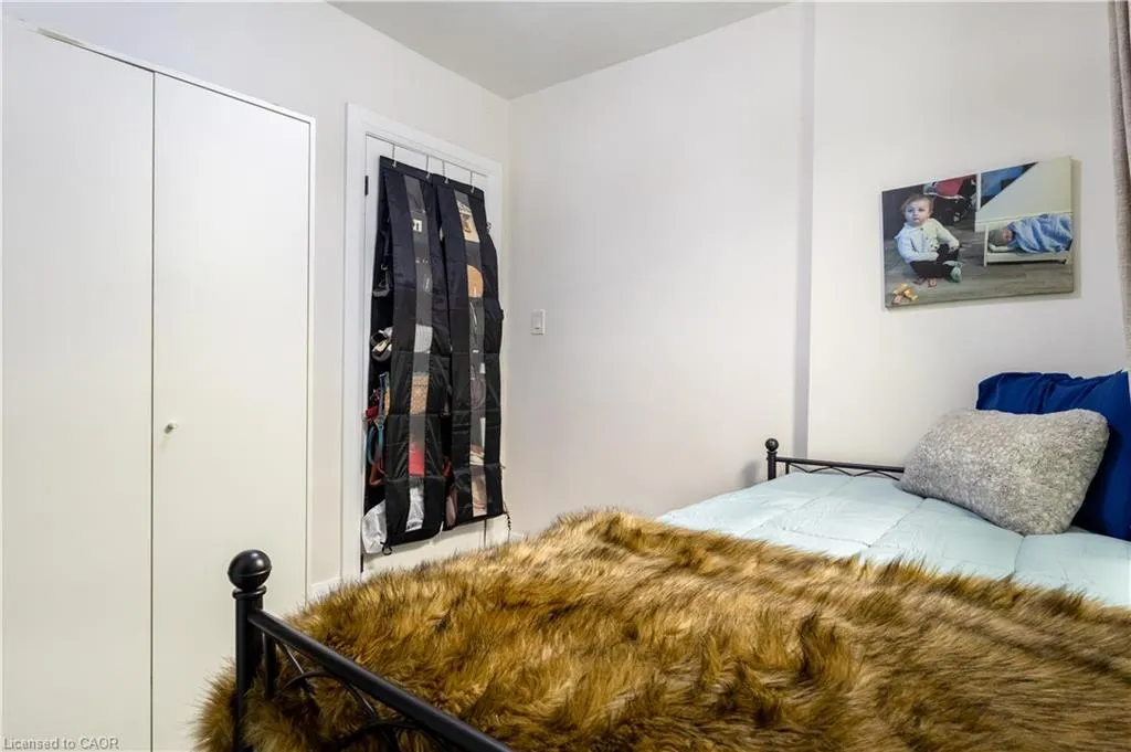 103 Tuxedo Avenue N