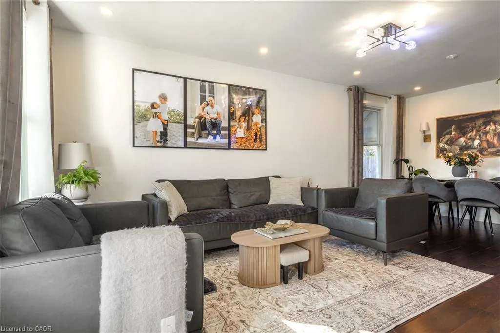 103 Tuxedo Avenue N