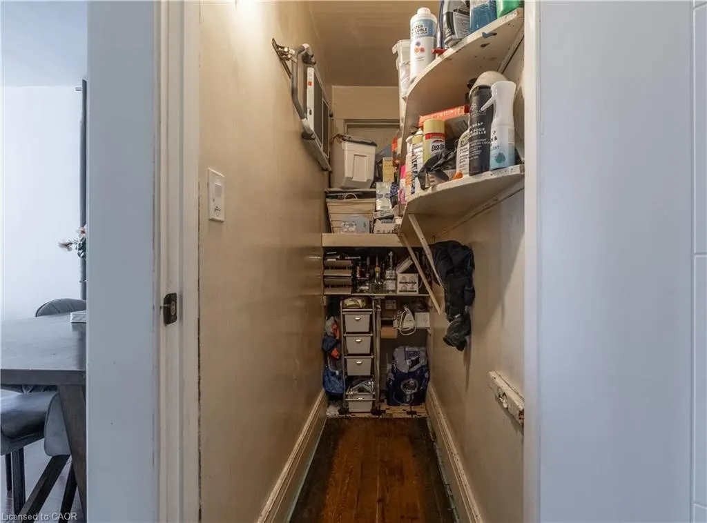 103 Tuxedo Avenue N
