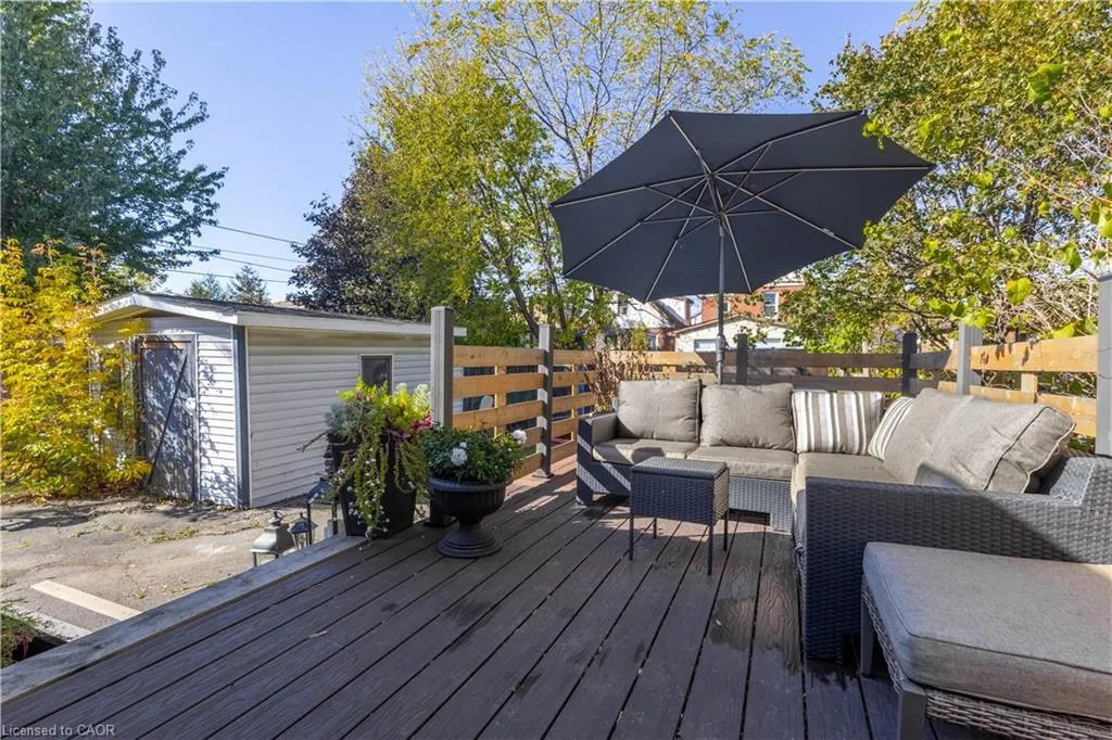 103 Tuxedo Avenue N