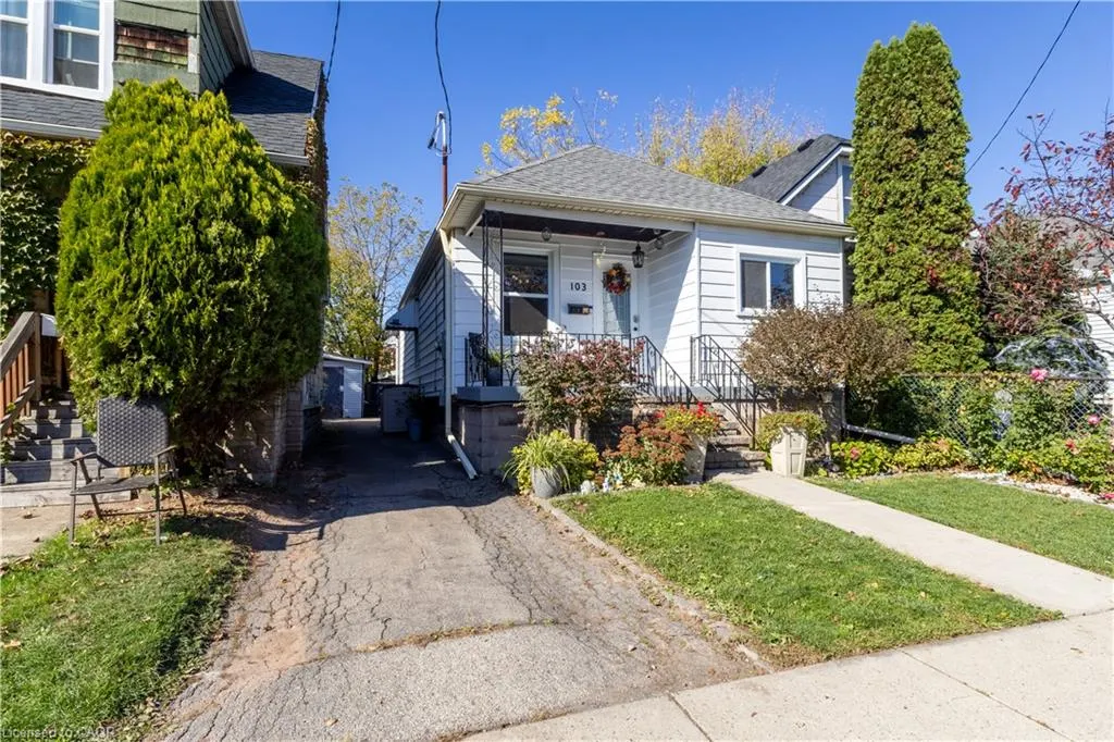 103 Tuxedo Avenue N