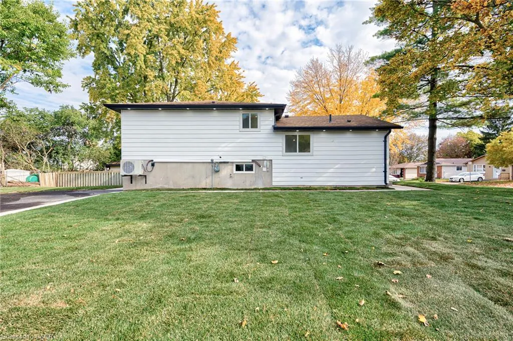 6 Hillside Drive