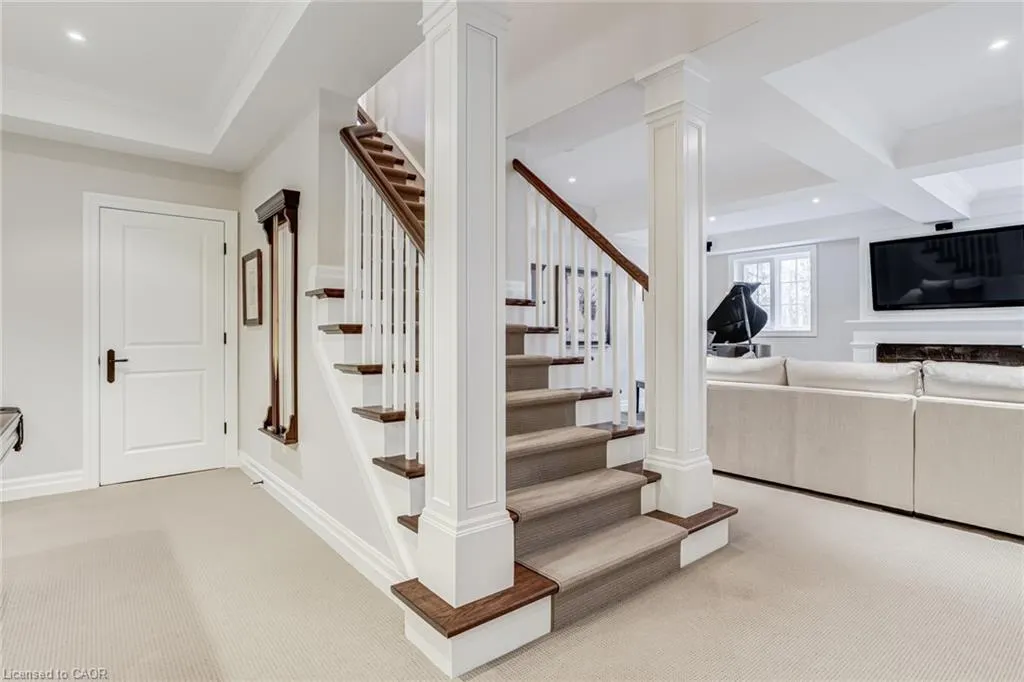 1043 Jerseyville Road W