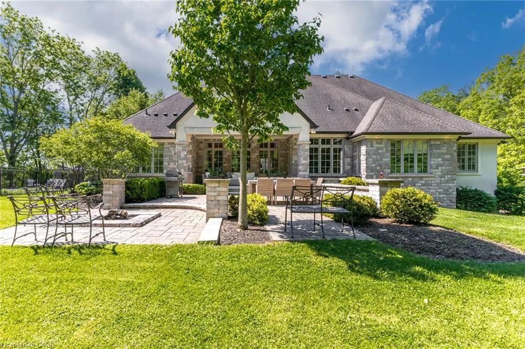 1043 Jerseyville Road W