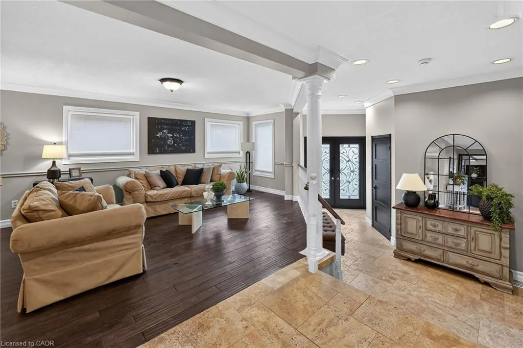 110 Cove Crescent