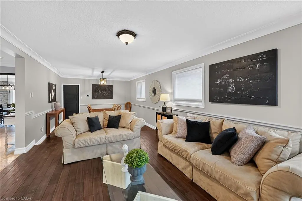 110 Cove Crescent