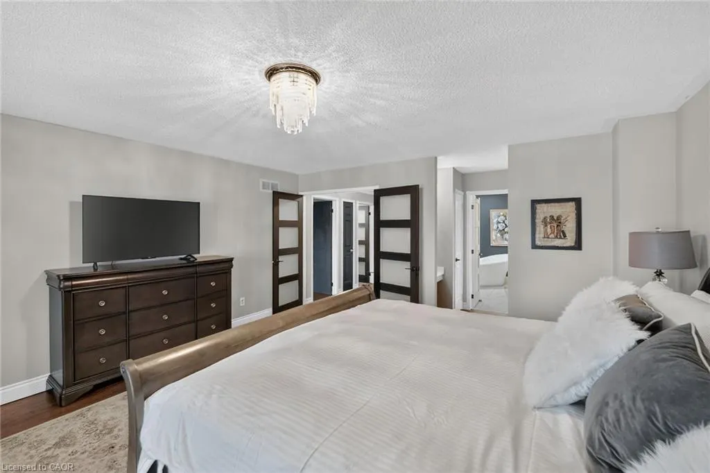 110 Cove Crescent