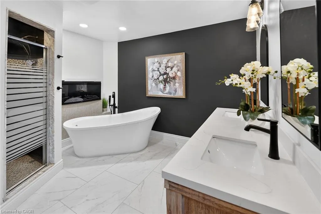 110 Cove Crescent