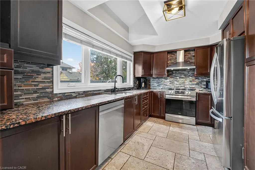 110 Cove Crescent
