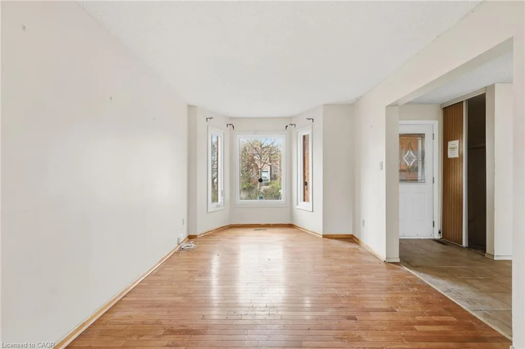2275 Chapman Court