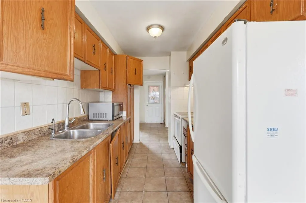 2275 Chapman Court