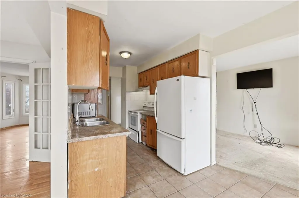 2275 Chapman Court