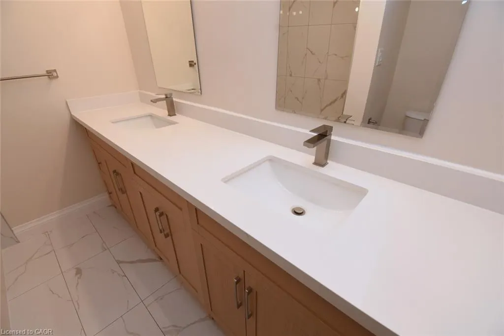 510 Queenston Road #404