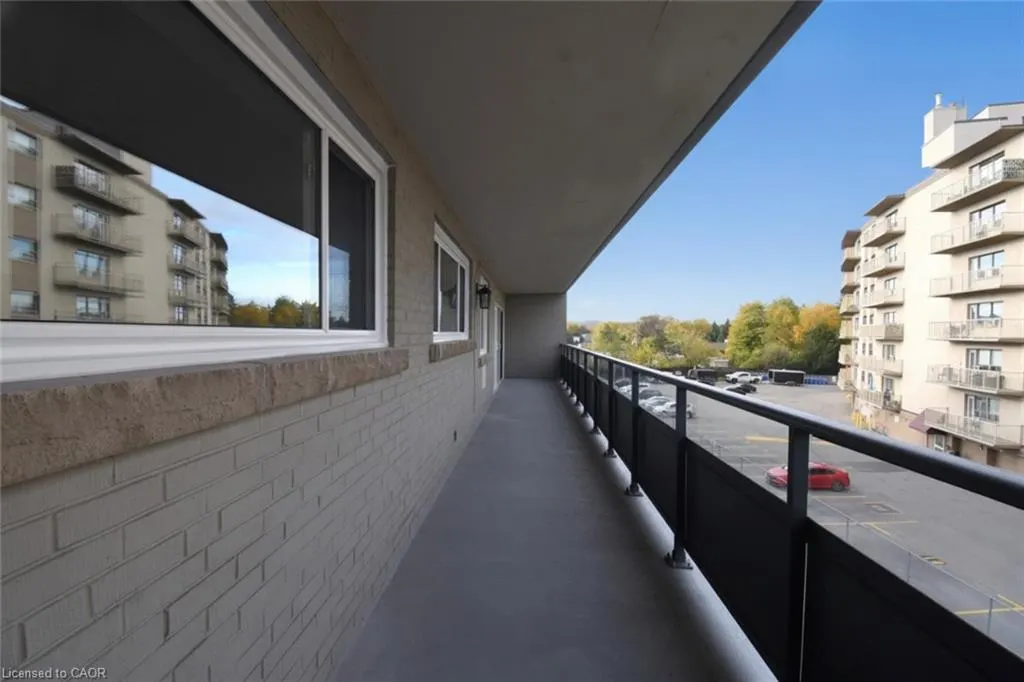 510 Queenston Road #404