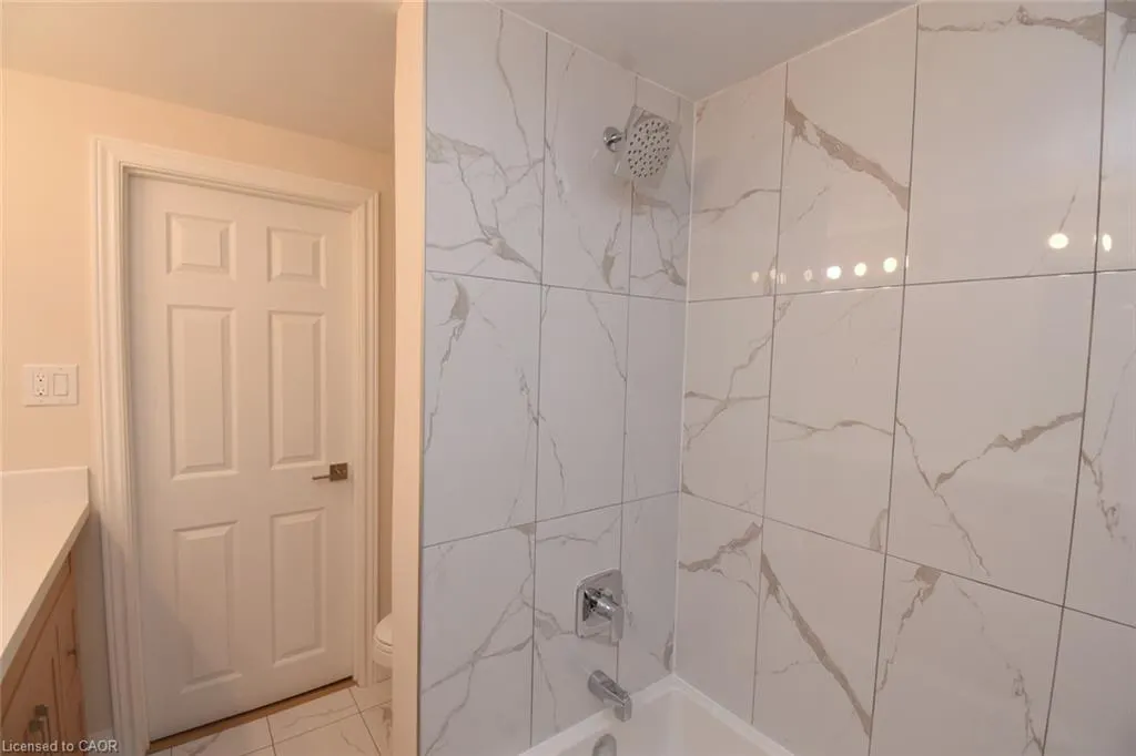 510 Queenston Road #404
