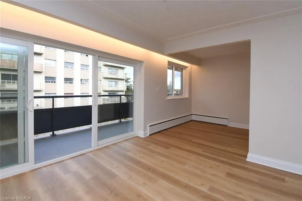510 Queenston Road #404