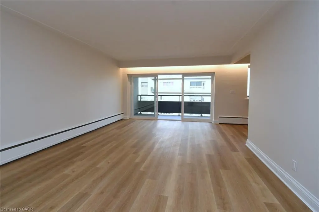 510 Queenston Road #404