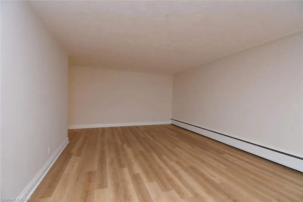 510 Queenston Road #404