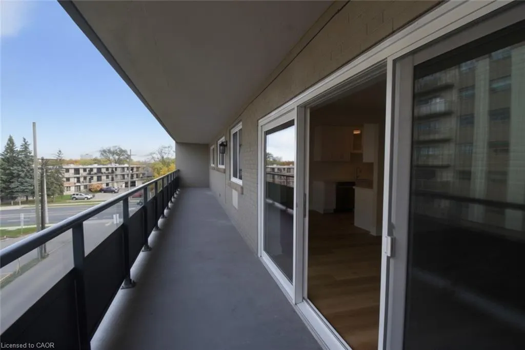 510 Queenston Road #404
