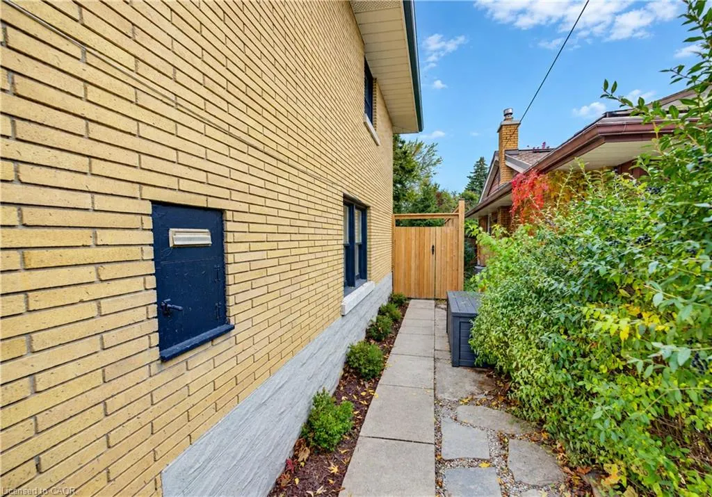 68 Cambridge Avenue