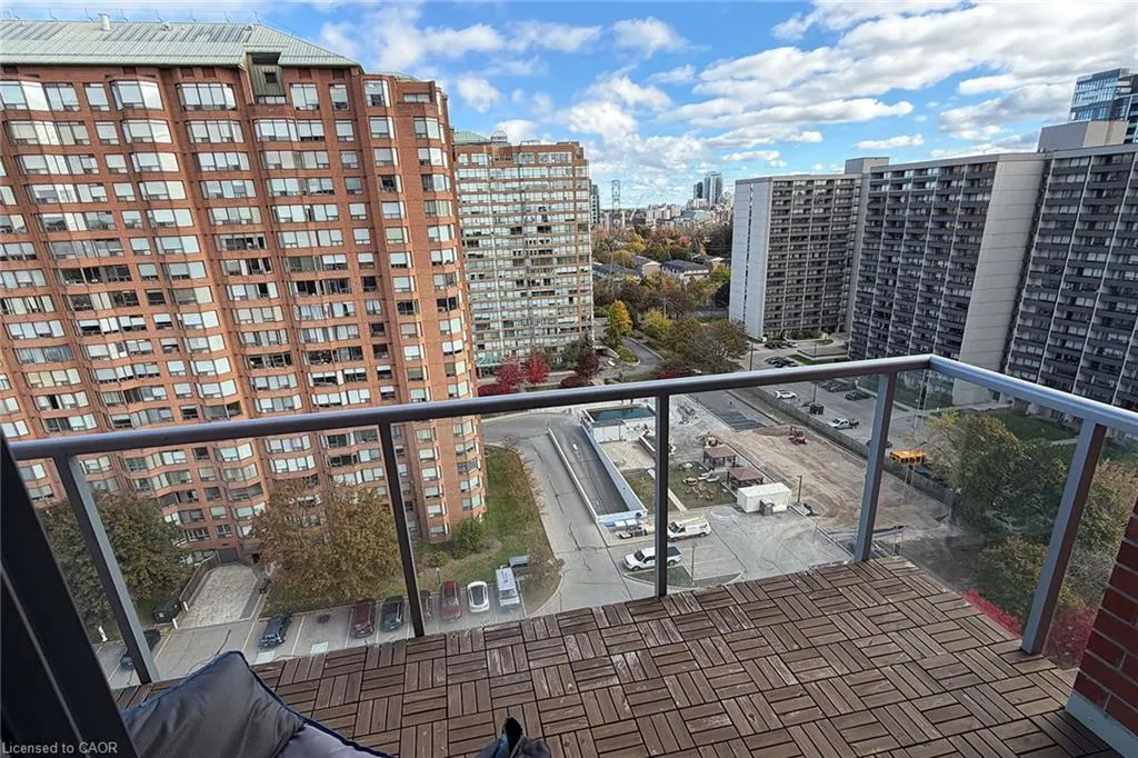 551 Maple Avenue #1408