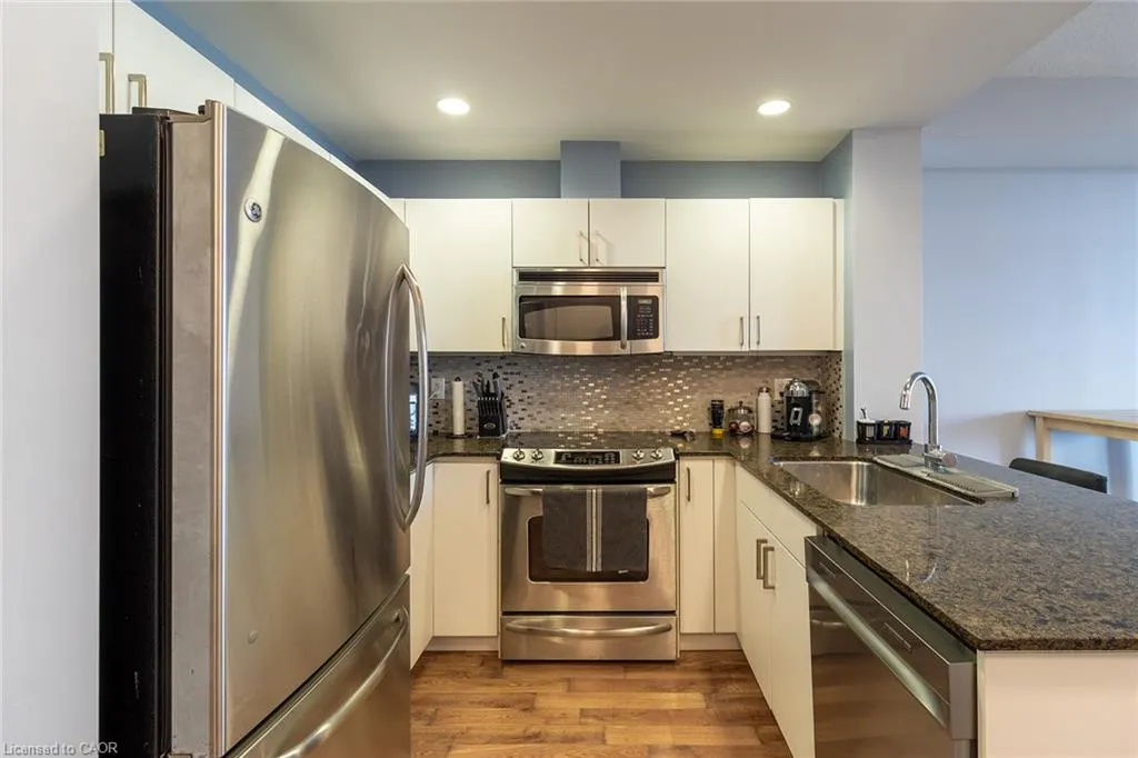 551 Maple Avenue #1408