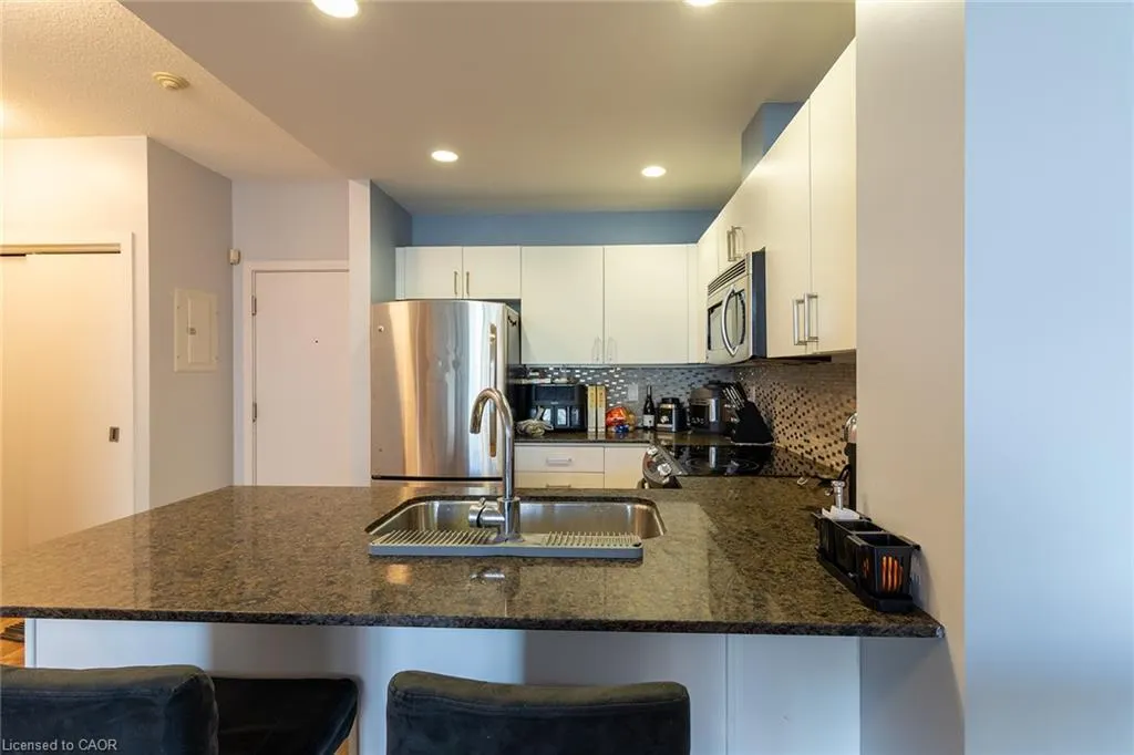 551 Maple Avenue #1408