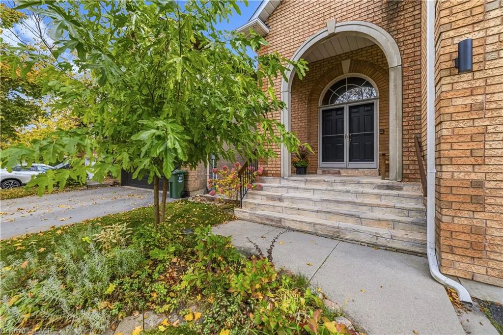 40 Brookhurst Crescent
