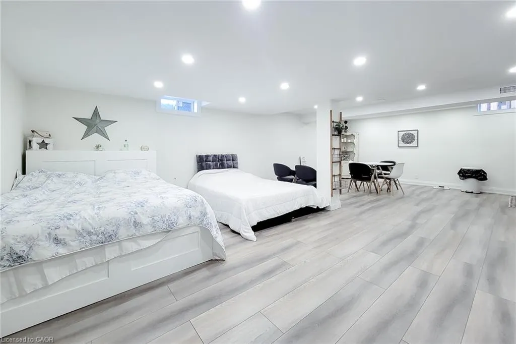 9 Cedarlawn Court