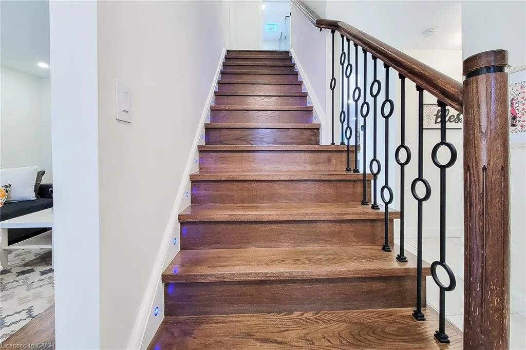 9 Cedarlawn Court