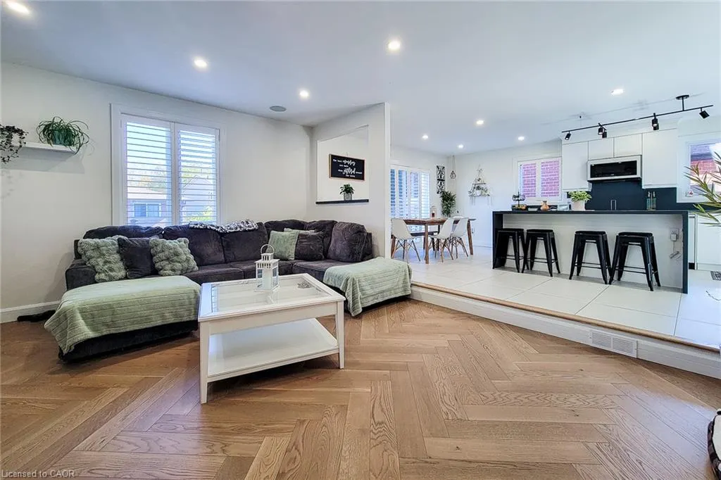 9 Cedarlawn Court