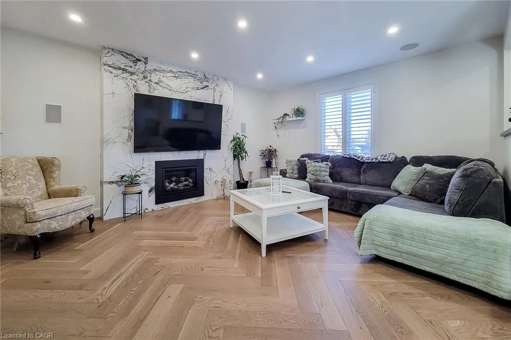 9 Cedarlawn Court
